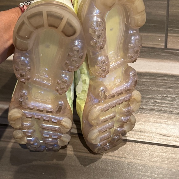 Nike Women's Vapormax Yellow Sneakers - Picture 8 of 14